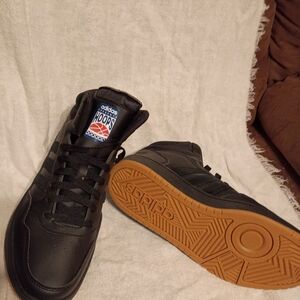 Adidas Men's Black and Tan Sneakers